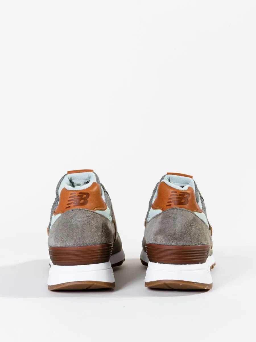 1400 winter peaks sneaker