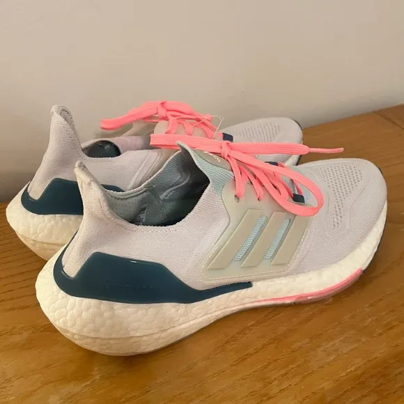 {Adidas} Ultraboost 22 Women’s Running Shoes
