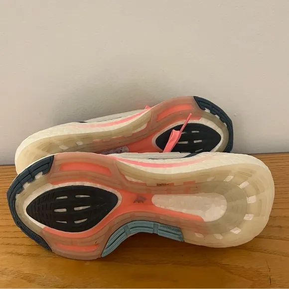 {Adidas} Ultraboost 22 Women’s Running Shoes
