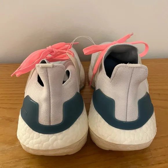 {Adidas} Ultraboost 22 Women’s Running Shoes