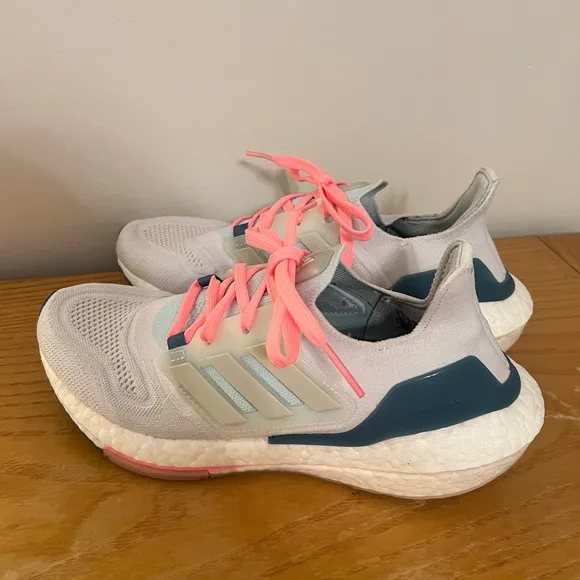 {Adidas} Ultraboost 22 Women’s Running Shoes