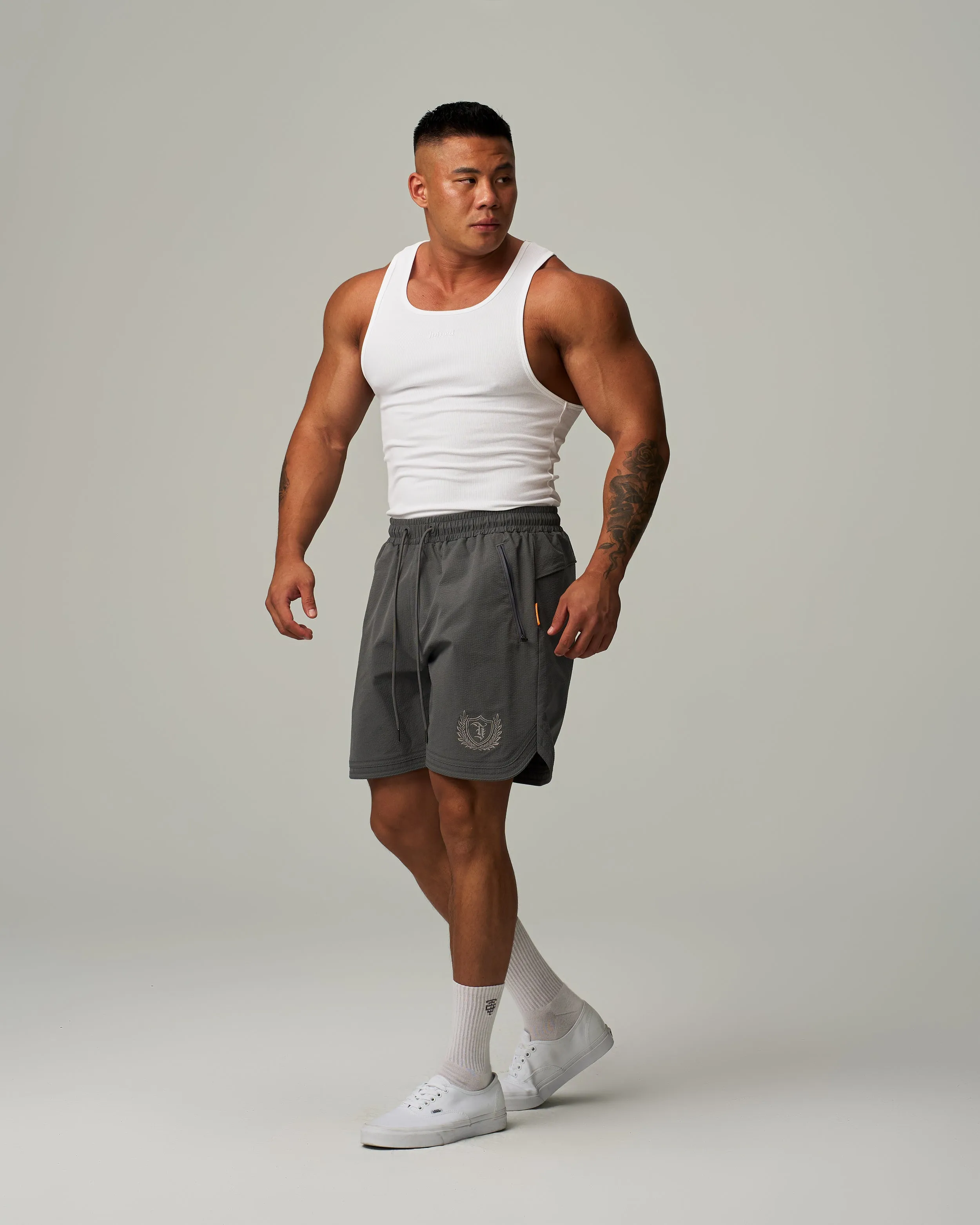 Badge Side Slit Stretch Shorts