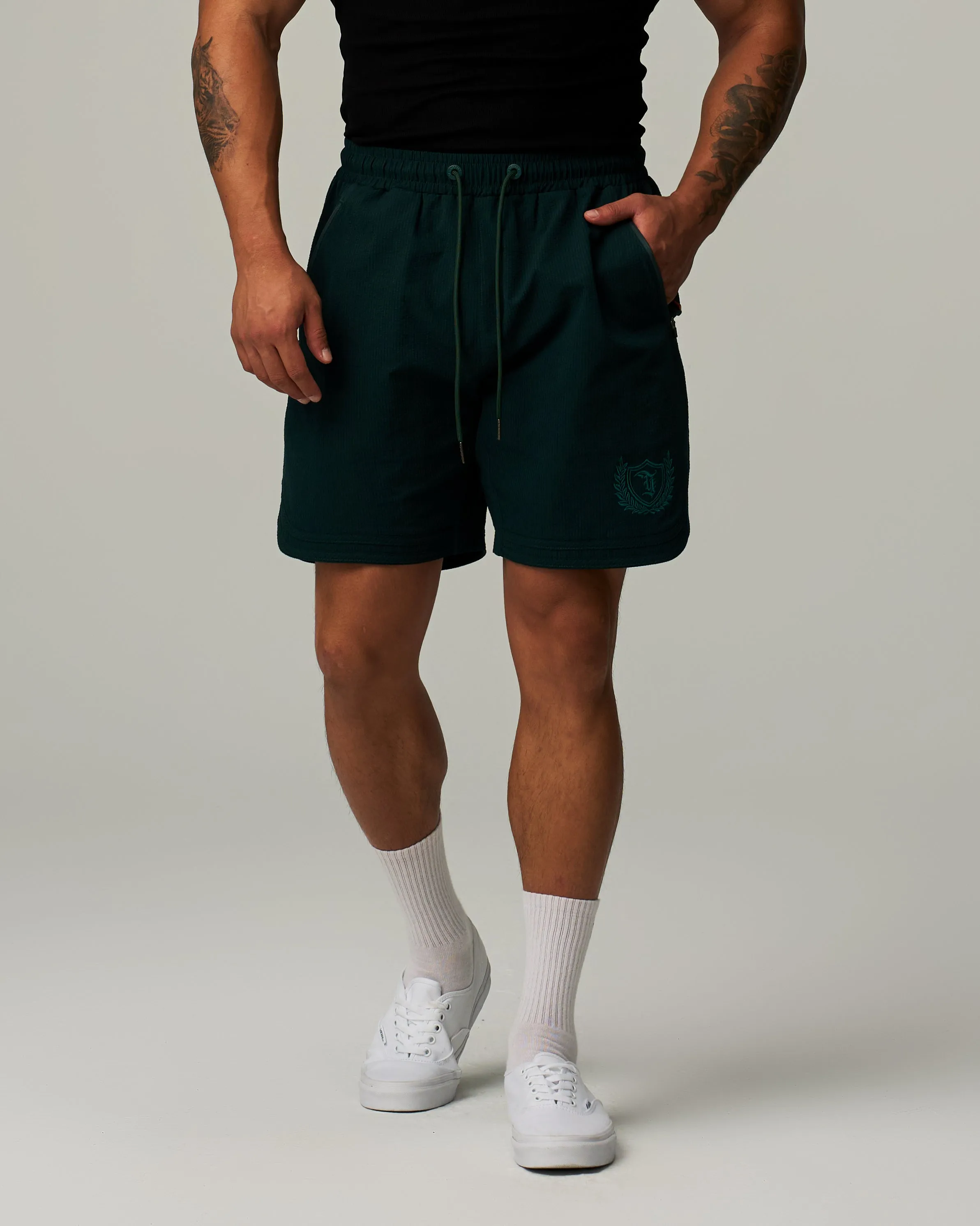 Badge Side Slit Stretch Shorts