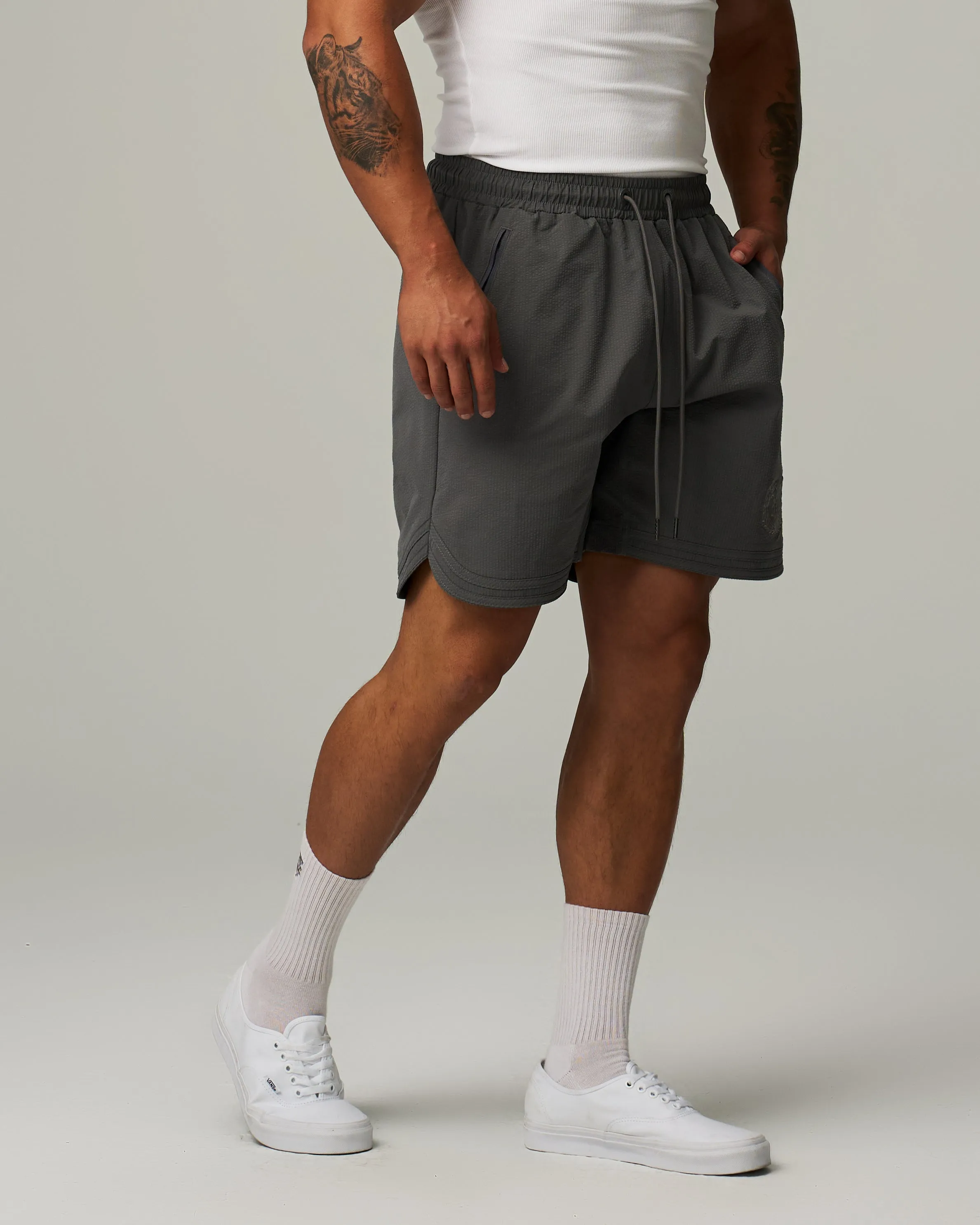 Badge Side Slit Stretch Shorts