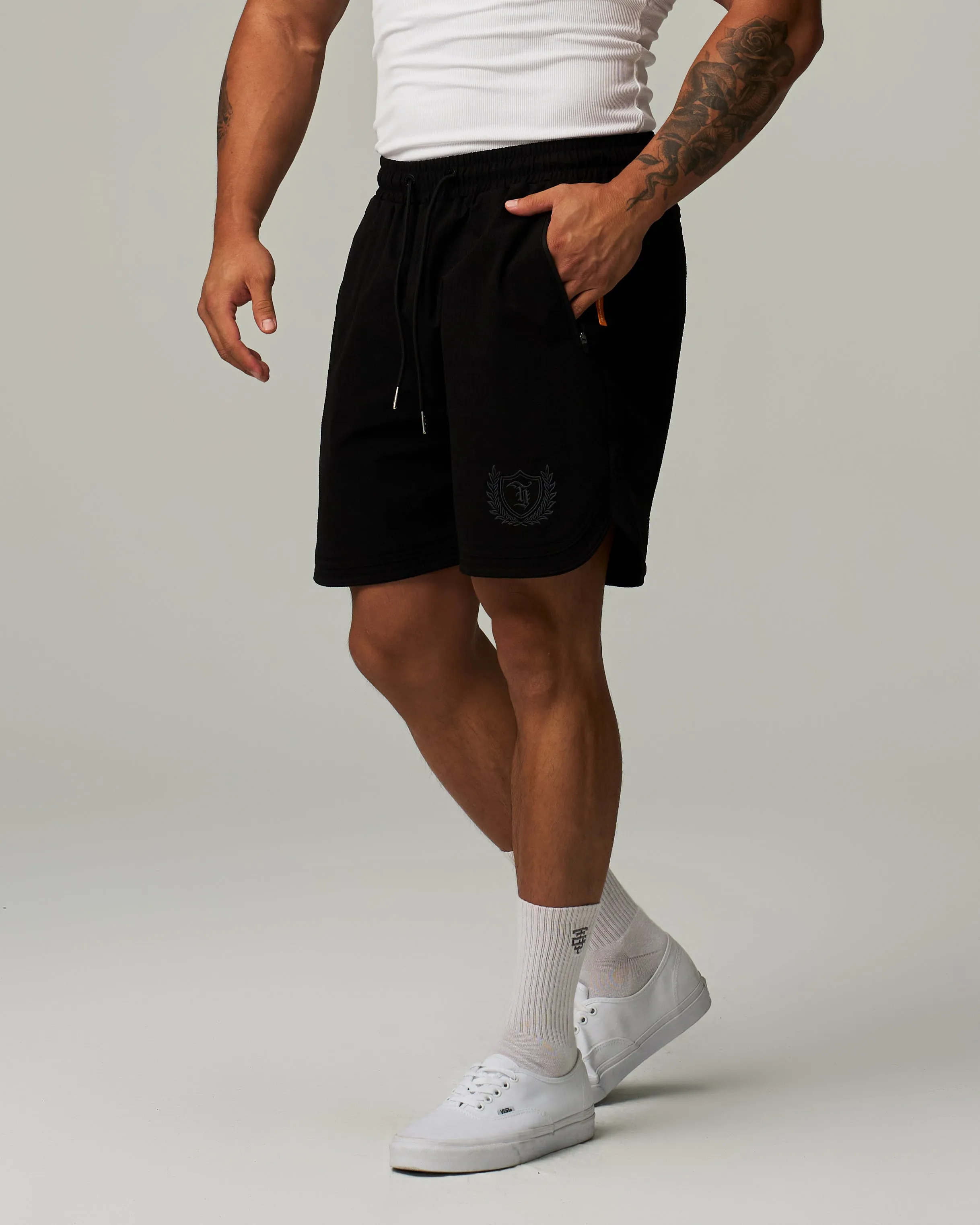 Badge Side Slit Stretch Shorts