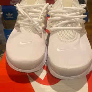 Bigs Girls/Women’s Nike Sneakers