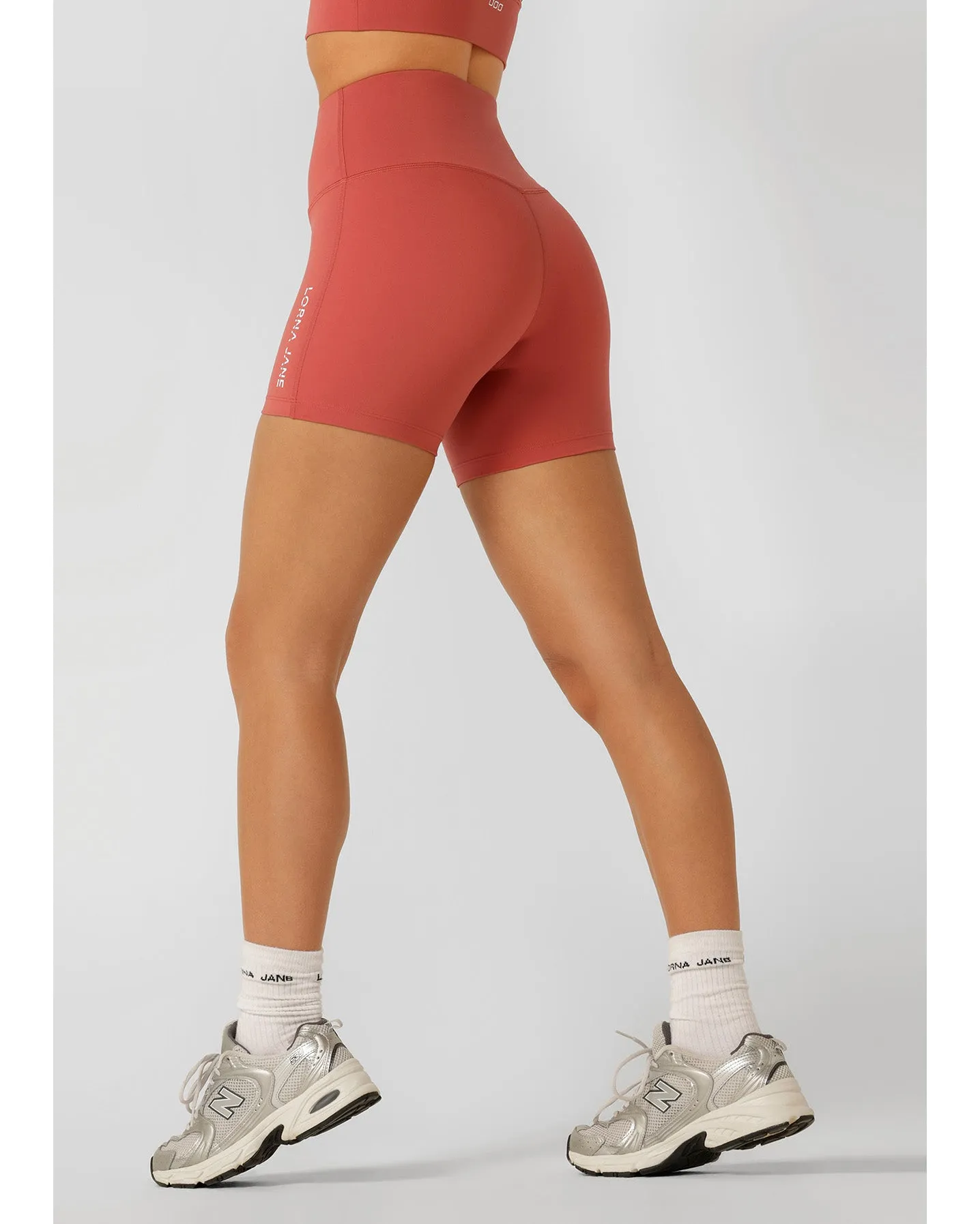 Lorna Jane Lotus No Chafe 12cm Bike Shorts - Earth