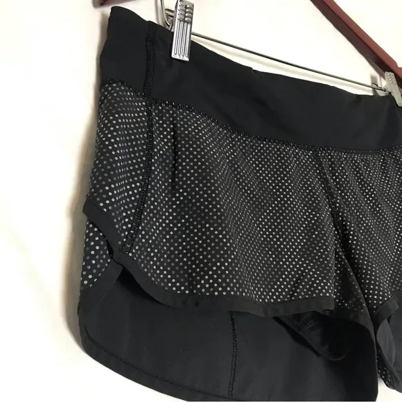 Lululemon Athletica Kill The Lights Special Edition RRT Speed Shorts Women Sz 10