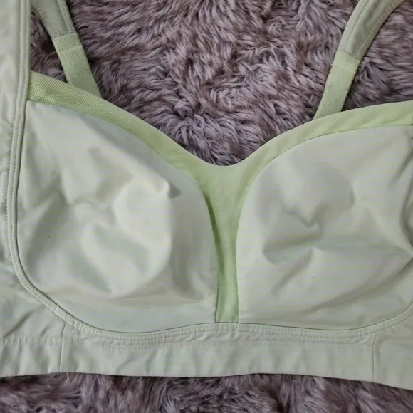 lululemon athletica Ta Ta Tamer II Mint Zest Stripe Light Green Sports Bra