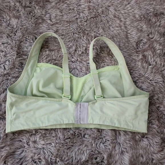 lululemon athletica Ta Ta Tamer II Mint Zest Stripe Light Green Sports Bra
