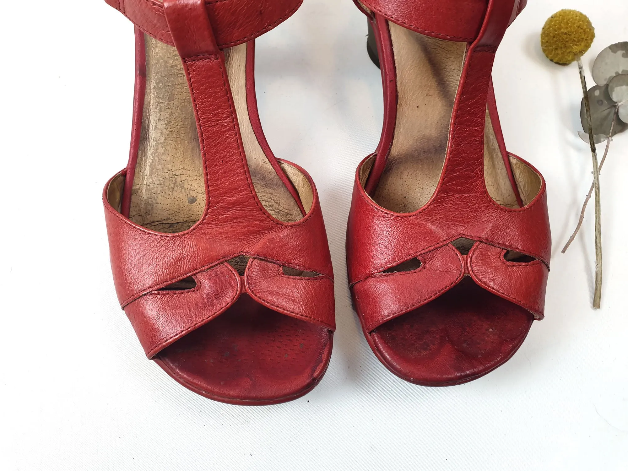 Miz Mooz "Carter" red leather low heeled sandals size 37