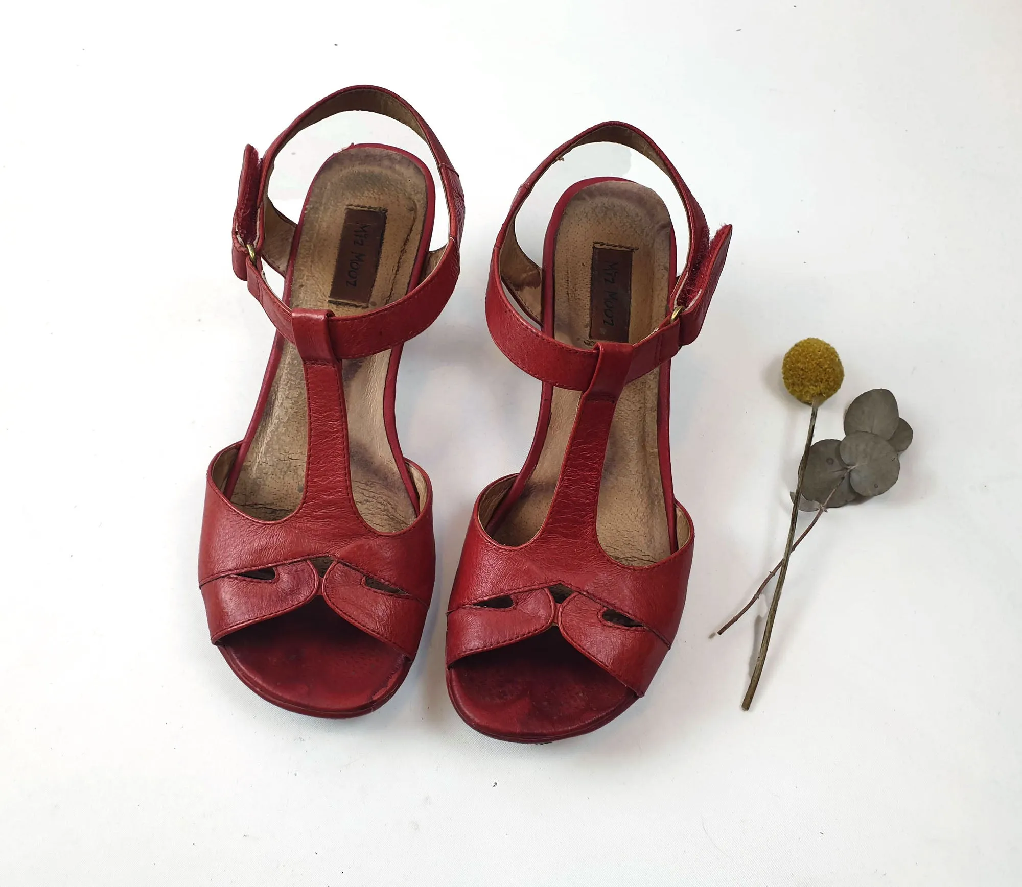 Miz Mooz "Carter" red leather low heeled sandals size 37