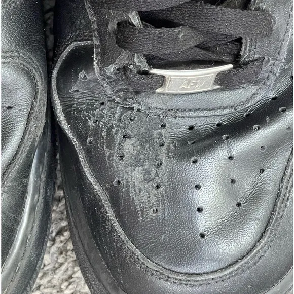 NIKE AIR FORCE 1 LOW, TRIPLE BLACK MEN’S ATHLETIC SHOES. Size 9.5