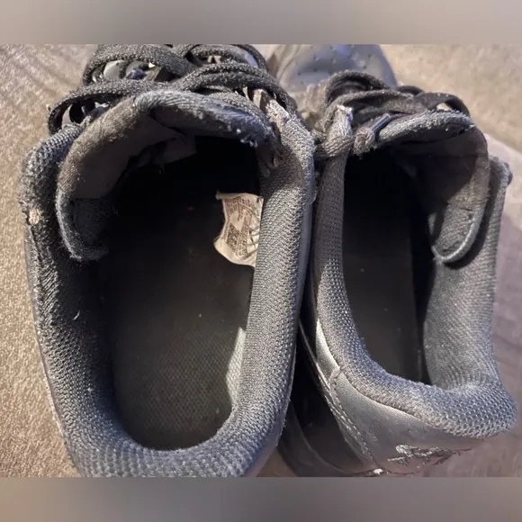 NIKE AIR FORCE 1 LOW, TRIPLE BLACK MEN’S ATHLETIC SHOES. Size 9.5