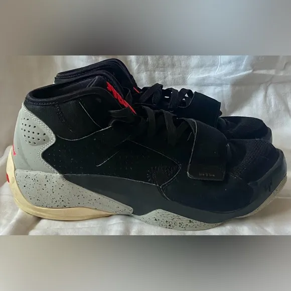 Nike Air Jordan Zion 2 Black Cement GS Trainers Sneakers  GS Sz 7Y EUC