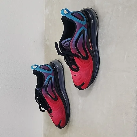 Nike Air Max 720 Multicolored Ombre Athletic Sneakers