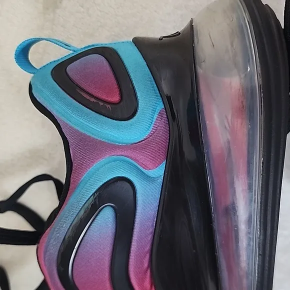 Nike Air Max 720 Multicolored Ombre Athletic Sneakers