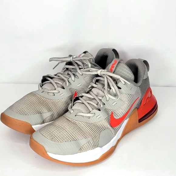 Nike Air Max Alpha sneakers in Gray and Red - Size 8.5 (M); 10 (W) P1273