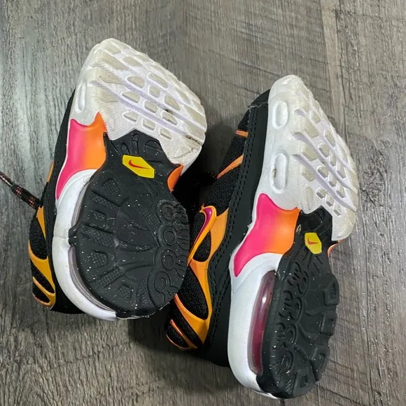 NIKE Air Max Plus Girls Sneakers