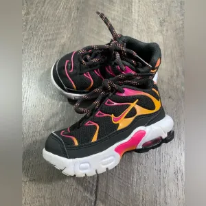 NIKE Air Max Plus Girls Sneakers