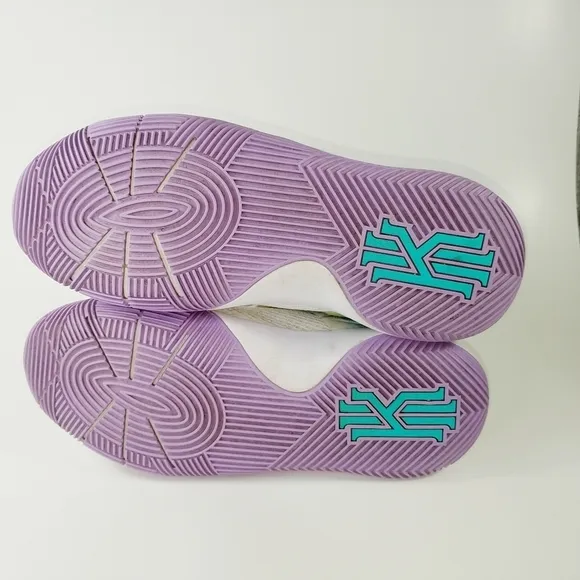 Nike Kyrie 2 Easter Edition Shoes Sneakers Size 6.5 Style 826673-105