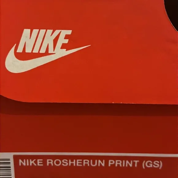 Nike Rosherun Print GS shoes sneakers 677784 601 new Youth Girls Size 6.5 Y