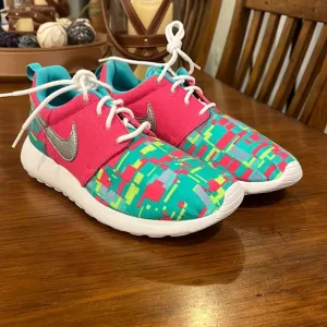 Nike Rosherun Print GS shoes sneakers 677784 601 new Youth Girls Size 6.5 Y
