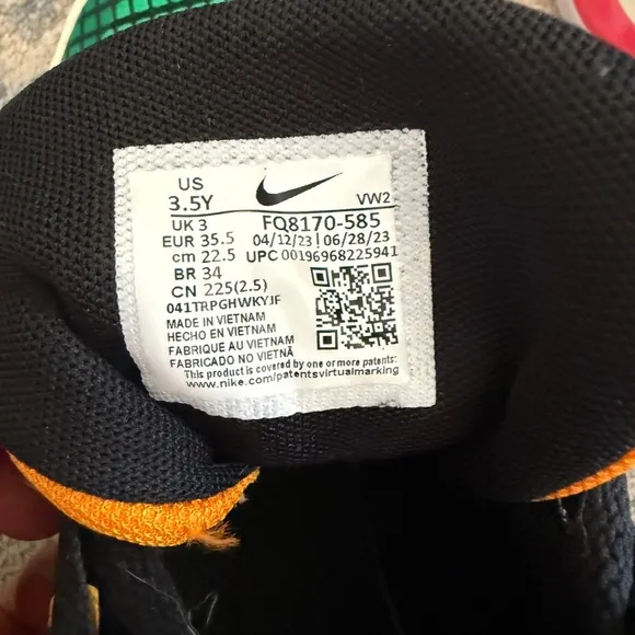 Nike Witness 7 Sneakers