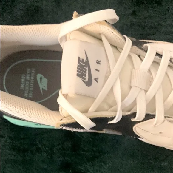 Nike Women’s Excee. Athletic Shoes White /Black / Green.Textured Upper