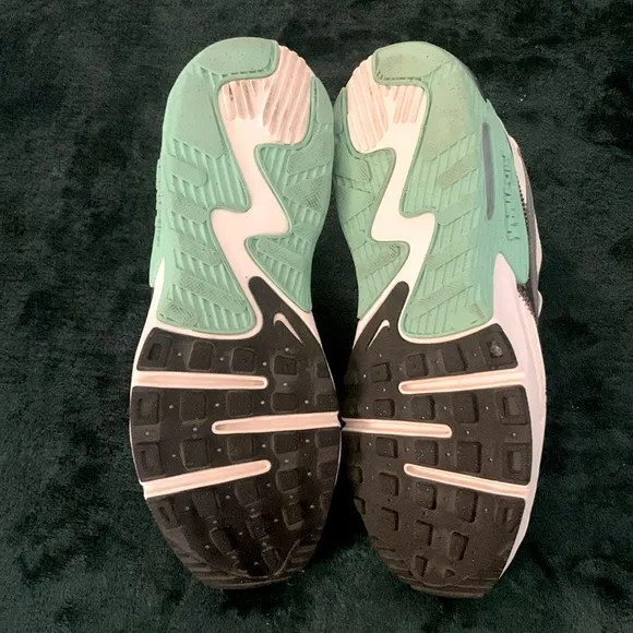 Nike Women’s Excee. Athletic Shoes White /Black / Green.Textured Upper