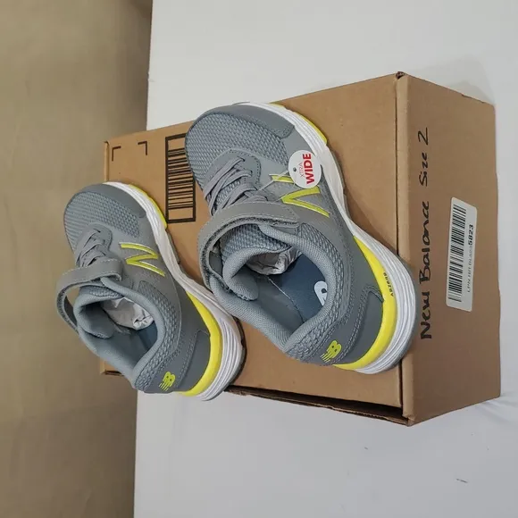 NWT 2 X-Wide Little Boys, 680 V6 Velcro Hook &amp; Loop Running Shoe, New …