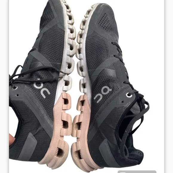 On Running Cloudflow Helion Rock Rose Sneakers Size 9.5 Womens Swiss Engineering