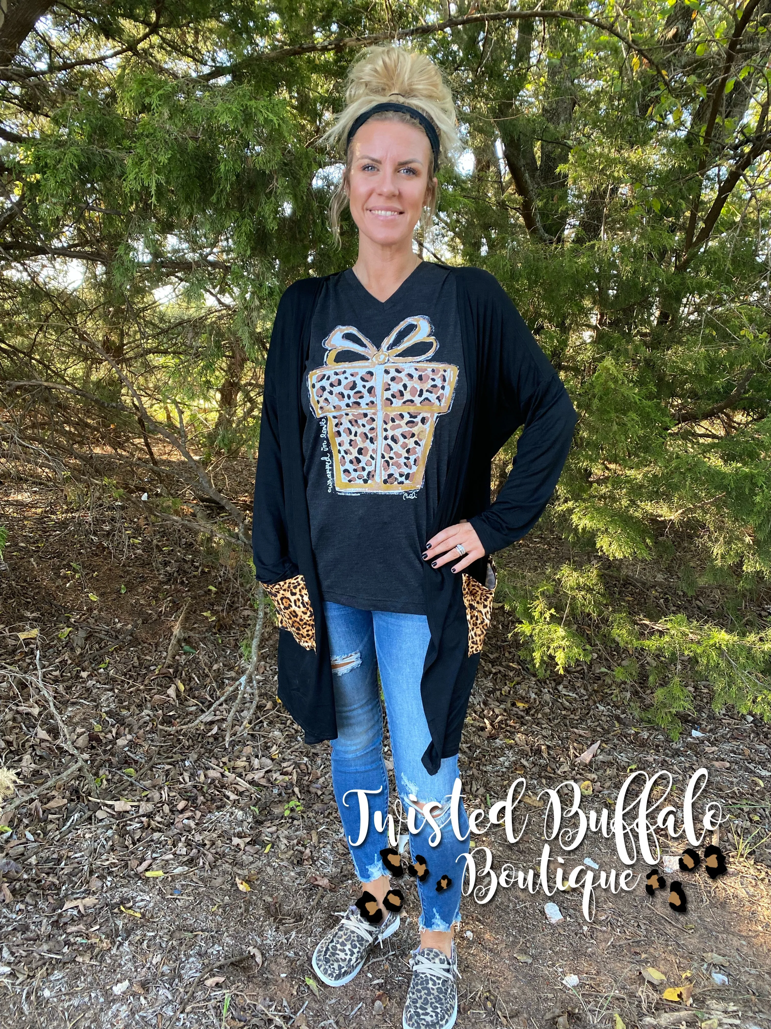 {RHYS} Solid Black   Leopard Pocket Cardigan