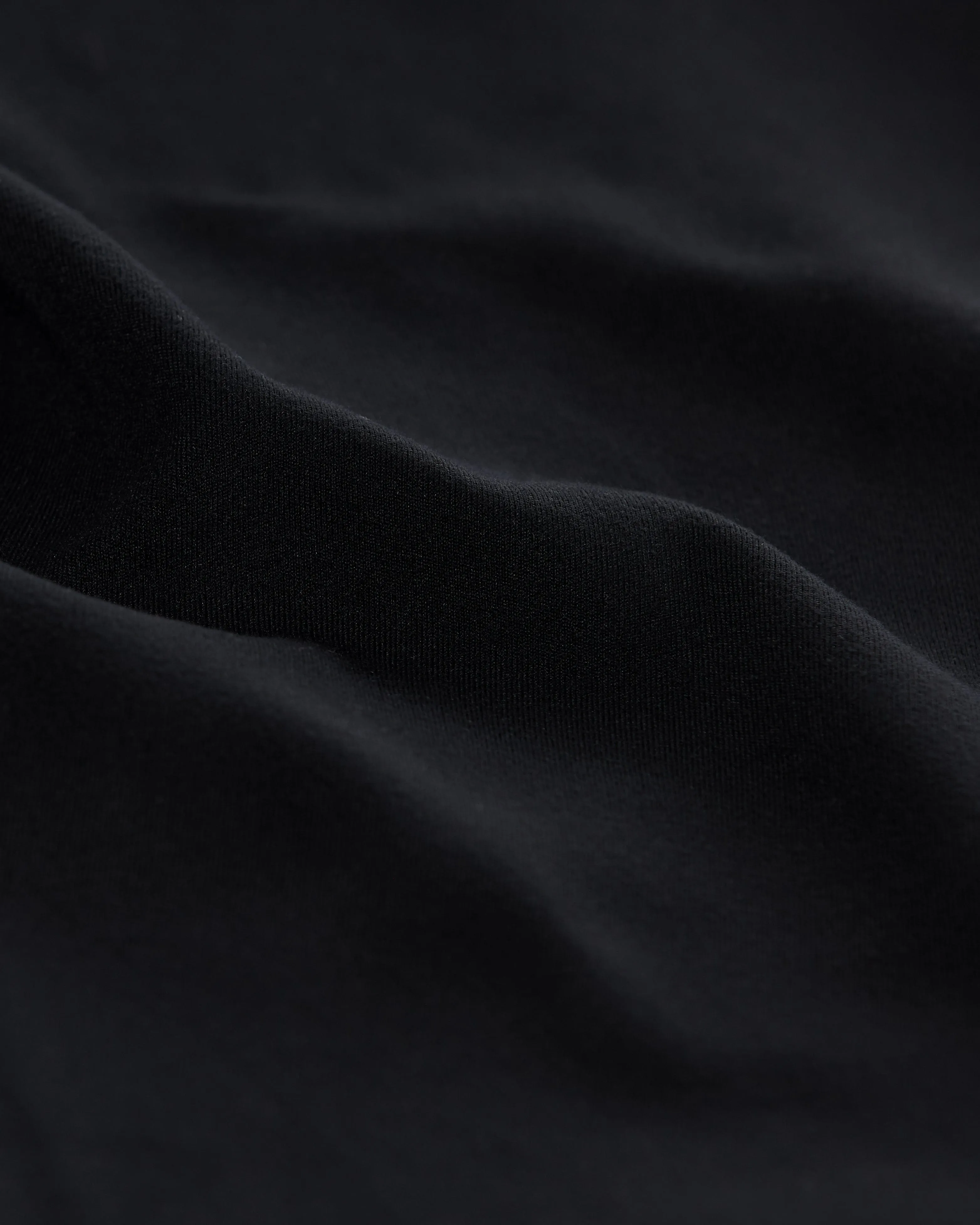 Serenity Motion Crop | Carbon