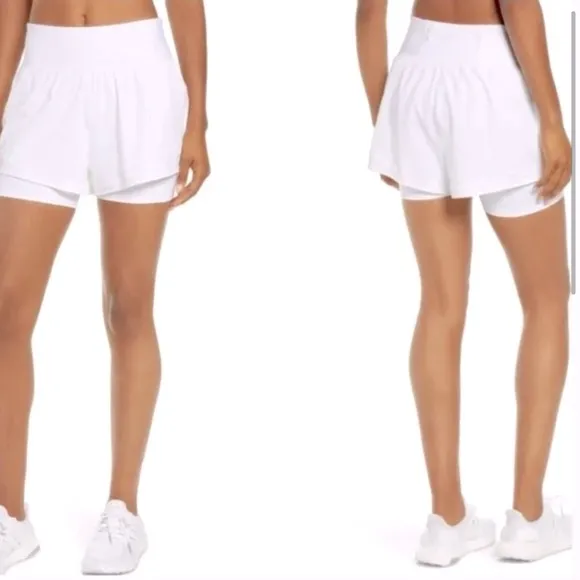 Spanx - women’s Get Moving Shorts White UPF 50  running pants size M