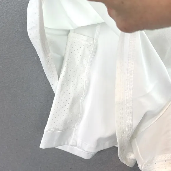 Spanx - women’s Get Moving Shorts White UPF 50  running pants size M