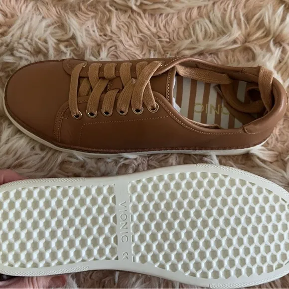 ✨VIONIC✨ WOMEN’S LEAH LEATHER SNEAKERS✨ 5.5 ✨NEW IN BOX Retail$189 Spring Shoes✨