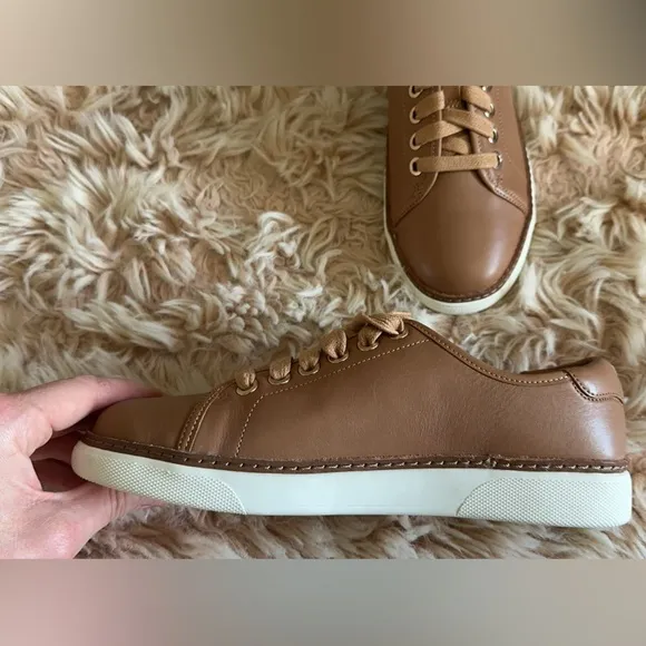 ✨VIONIC✨ WOMEN’S LEAH LEATHER SNEAKERS✨ 5.5 ✨NEW IN BOX Retail$189 Spring Shoes✨