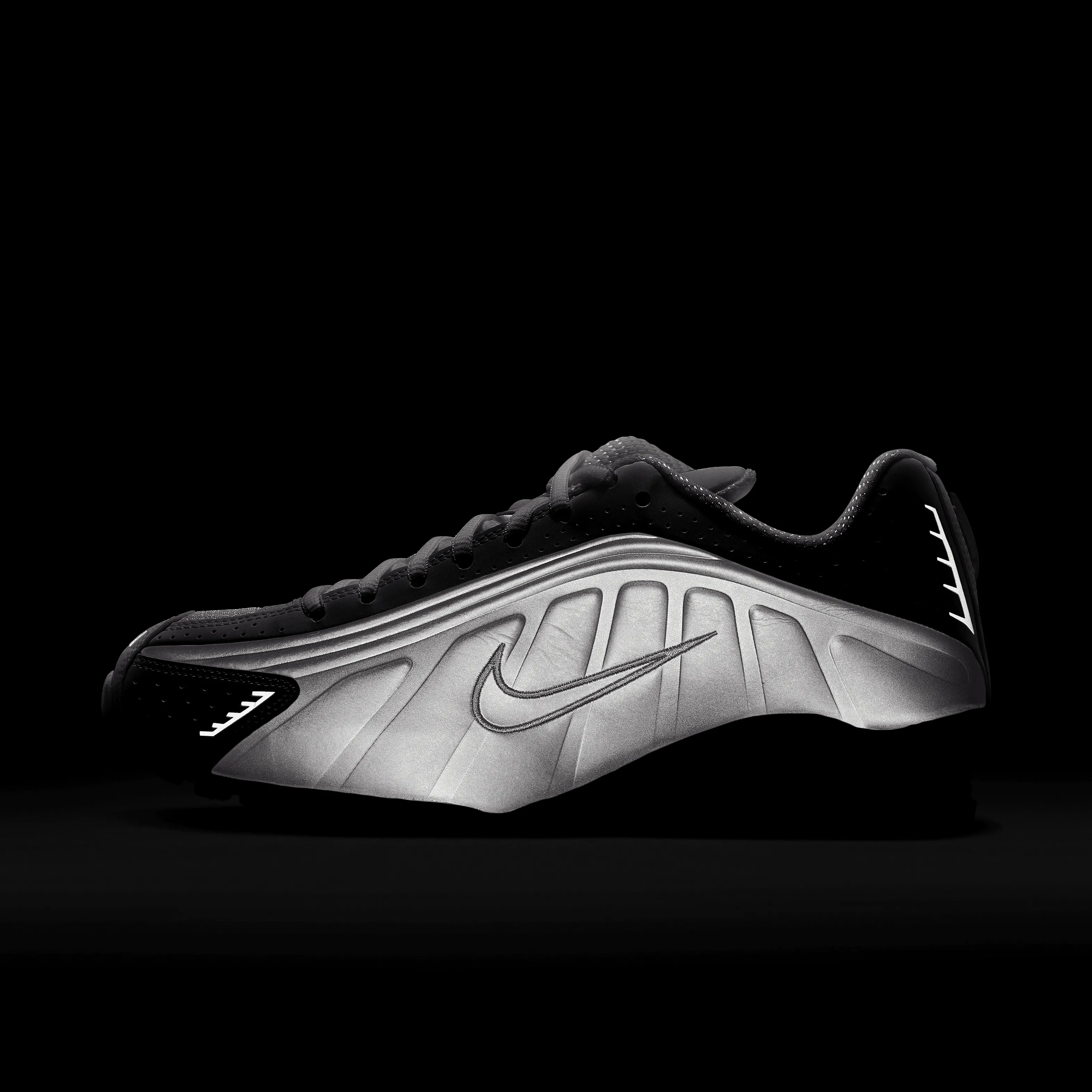 Women's Nike Shox R4 White/White-Metallic Silver-Max Orange AR3565-101