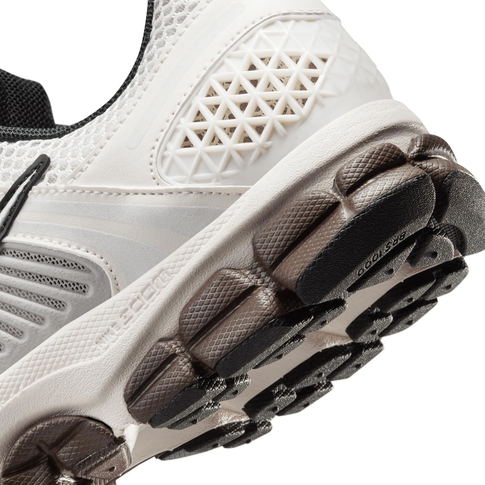 Women's Nike Zoom Vomero 5 Phantom/MTLC Platinum FJ2028-001