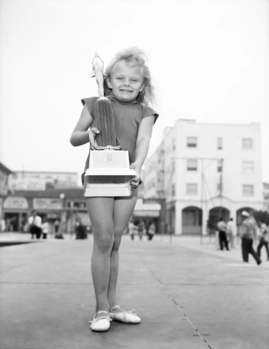 [Young girl in soft shoes], Santa Monica